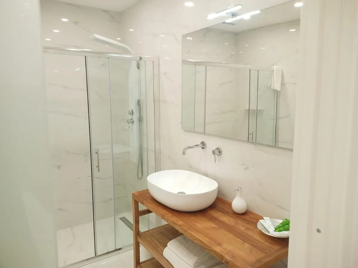 Elegant basement Suite Orosei Appartement